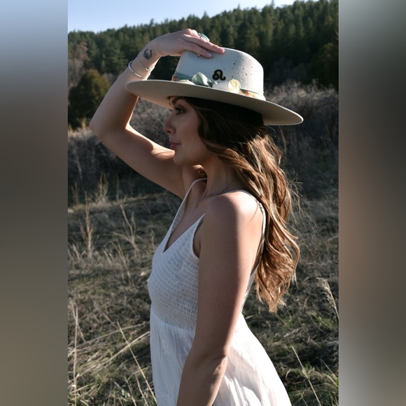 Leo Zodiac Hat - Picture 3 of 6